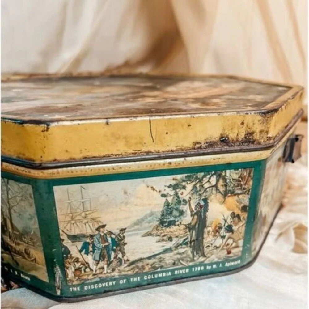 Sunshine Biscuits Vintage Tin‎
